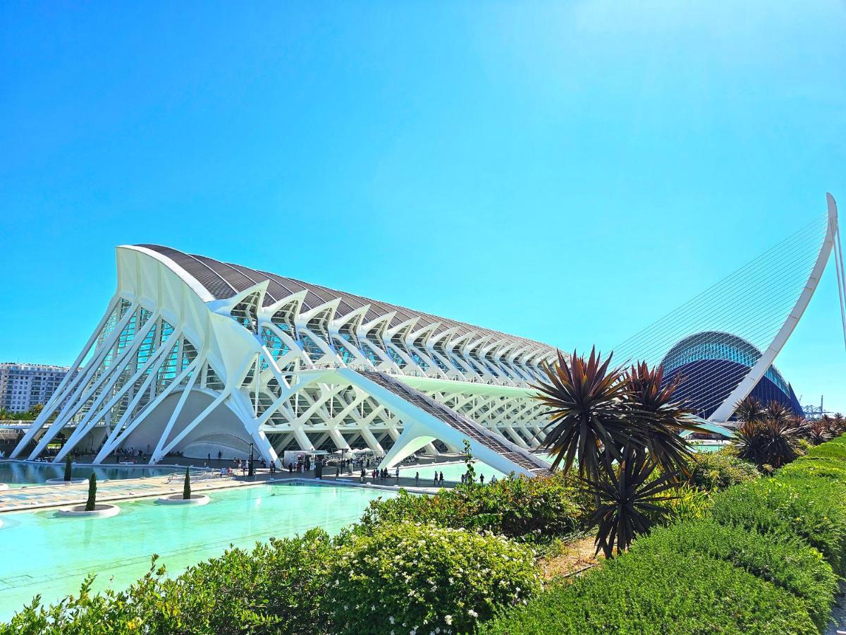 Apartamentos Las Ciencias R Valencia Kültér fotó