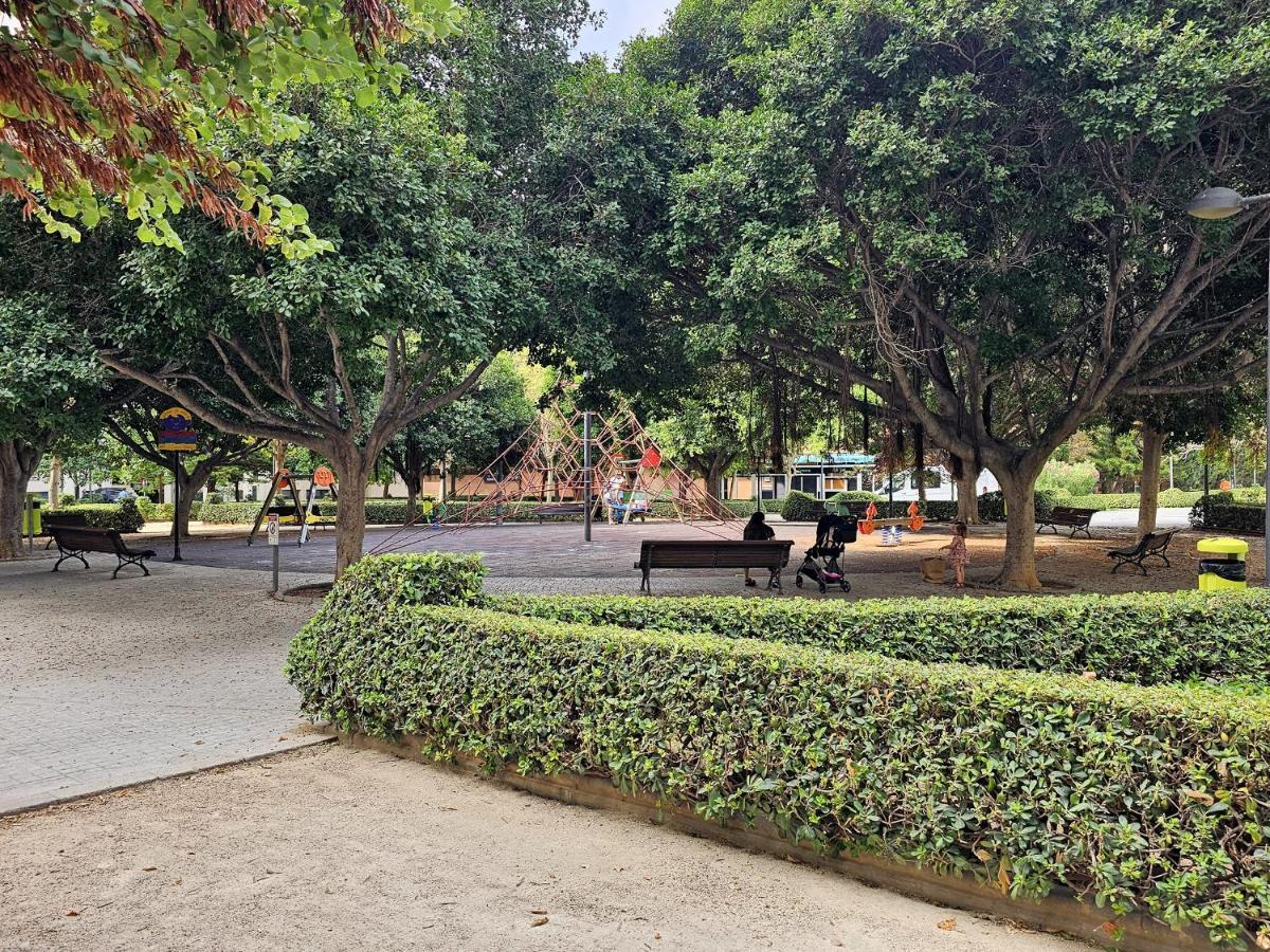Apartamentos Las Ciencias R Valencia Kültér fotó
